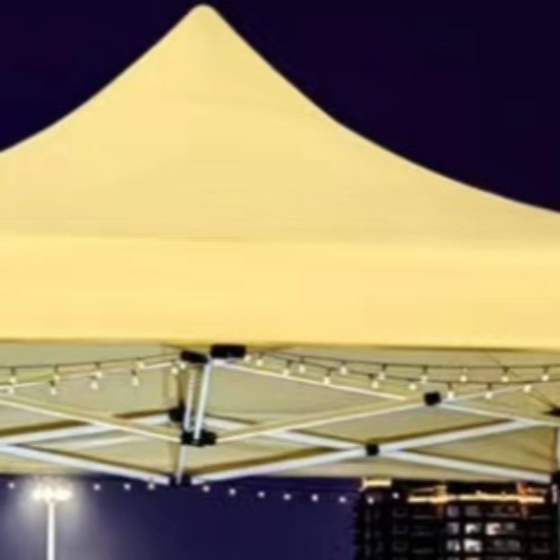 Abri de pluie au design modern - Outdoor Furniture Year Round avis et prix